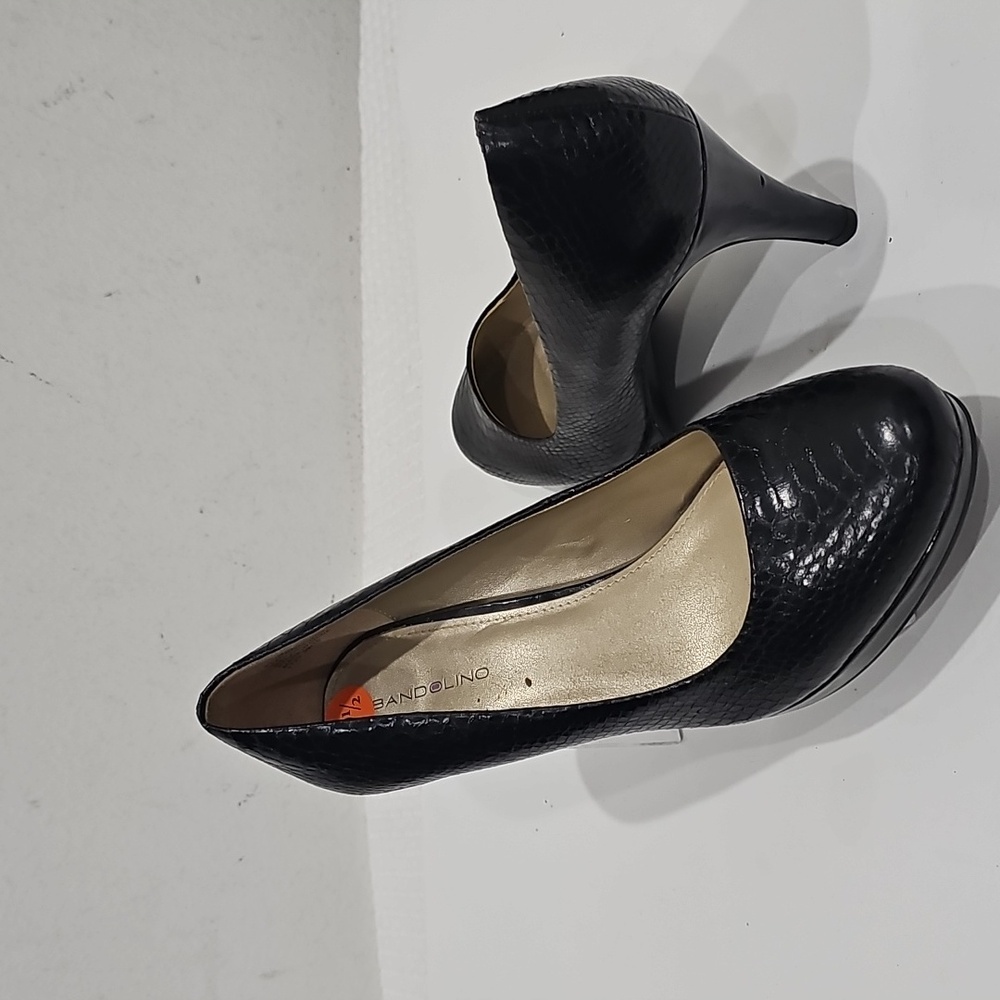 Bandolino Heels Black Crocodile Skin Slip On Almond Toe Size 9.5